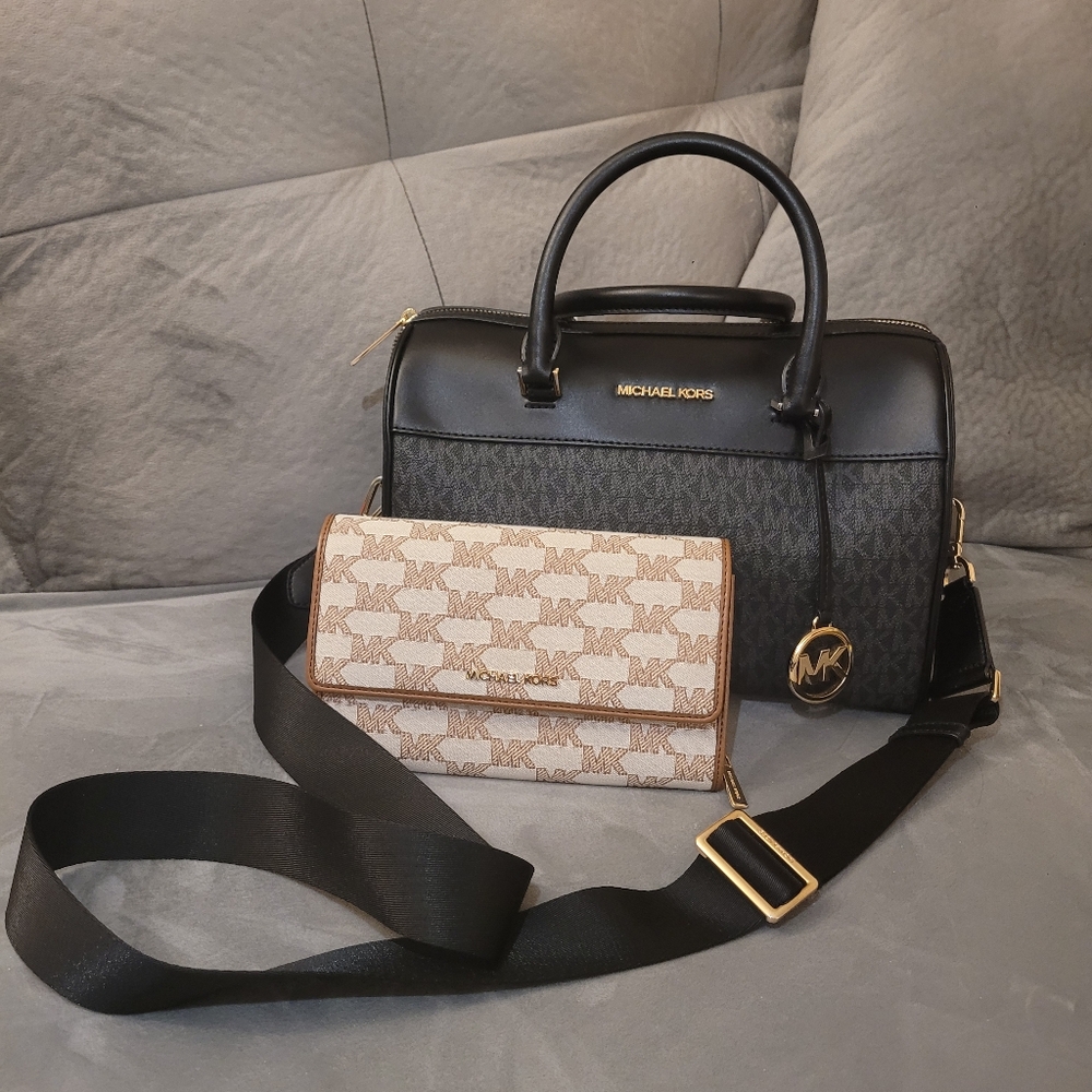 Michael Kors Bundle Duffle black bag and wallet, thank and brown.